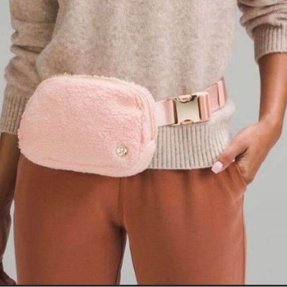 Lululemon Athletica Soft Pink Crossbody Bag - Picture 1 of 12
